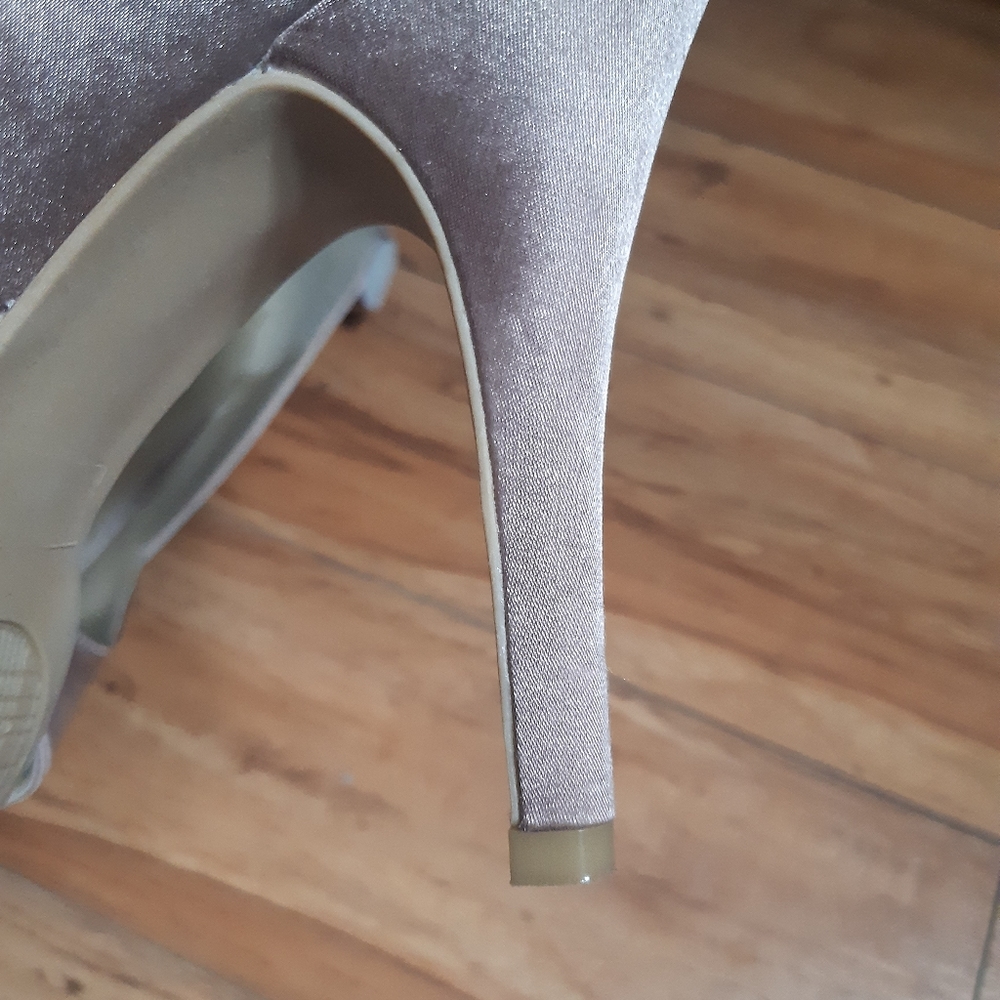 Heels - Picture 5 of 5
